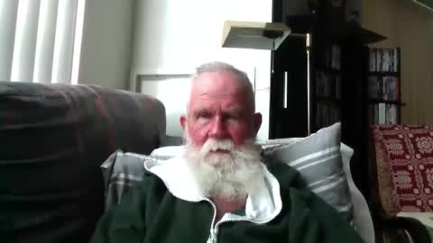 Snapshot of beardbushy chatting on 05-13-26, 02:36 beardbushy online show from 05-13-26, 02:36