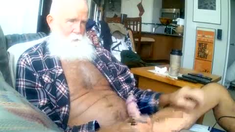Snapshot of beardbushy chatting on 06-15-26, 02:19 beardbushy online show from 06-15-26, 02:19