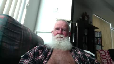 Snapshot of beardbushy chatting on 07-05-26, 06:26 beardbushy online show from 07-05-26, 06:26
