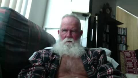 Snapshot of beardbushy chatting on 07-12-26, 04:20 beardbushy online show from 07-12-26, 04:20