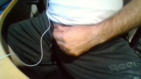 Snapshot of bearyuncut chatting on 09-09-25, 06:18 bearyuncut online show from 09-09-25, 06:18