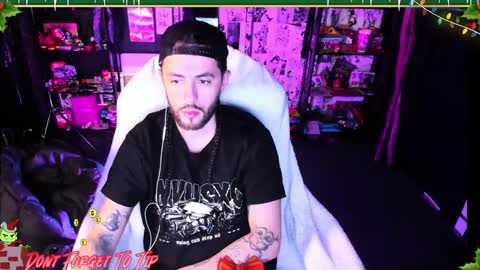 Snapshot of beastbxy chatting on 12-21-24, 11:01 beast bxy online show from 12-21-24, 11:01