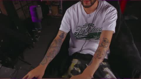 Snapshot of beastbxy chatting on 09-16-25, 11:06 beast bxy online show from 09-16-25, 11:06