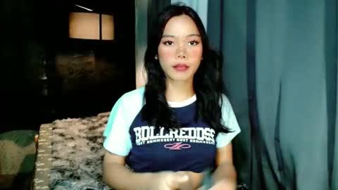Snapshot of beatrice_luna chatting on 04-28-26, 12:43 beatrice_luna online show from 04-28-26, 12:43
