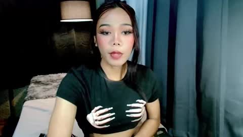 Snapshot of beatrice_luna chatting on 06-06-26, 05:17 beatrice_luna online show from 06-06-26, 05:17