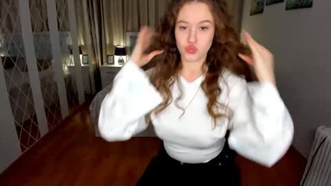 BeatriceWild online show from 04-15-26, 10:11