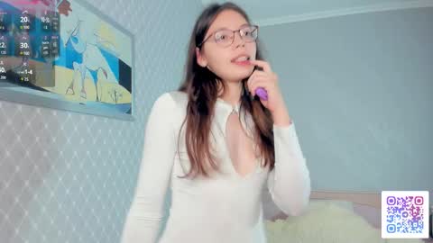 Snapshot of beatrixcutsforth chatting on 09-20-25, 07:15 Beatrix or Triss3 online show from 09-20-25, 07:15