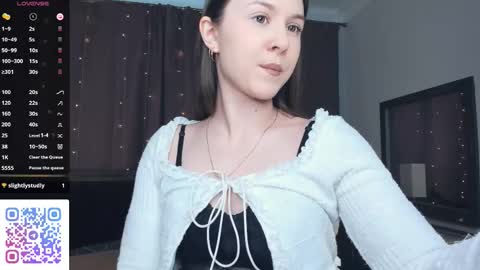 Snapshot of beatrixcutsforth chatting on 09-25-25, 07:34 Beatrix or Triss3 online show from 09-25-25, 07:34