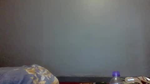 Snapshot of beautie699392 chatting on 02-21-25, 03:10 Lil stunner online show from 02-21-25, 03:10