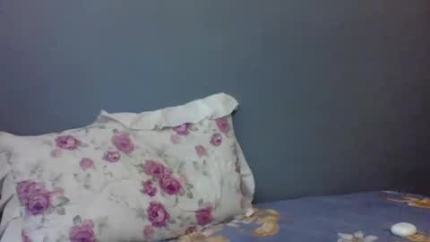 Snapshot of beautie699392 chatting on 02-28-25, 09:15 Lil stunner online show from 02-28-25, 09:15