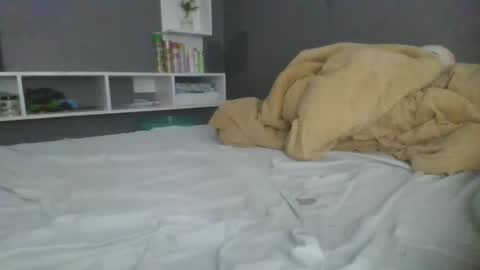 Snapshot of beautie699392 chatting on 09-16-25, 02:18 Lil stunner online show from 09-16-25, 02:18