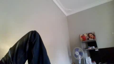Snapshot of beautie699392 chatting on 06-24-26, 03:11 Lil stunner online show from 06-24-26, 03:11