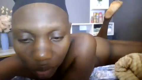 Snapshot of beautie699392 chatting on 07-07-26, 09:30 Lil stunner online show from 07-07-26, 09:30
