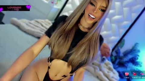 Snapshot of beautiful_mistake chatting on 12-18-25, 05:57 Aleah Mendez online show from 12-18-25, 05:57