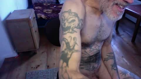 Snapshot of beautifulworld33 chatting on 02-18-25, 11:55 beautifulworld33 online show from 02-18-25, 11:55