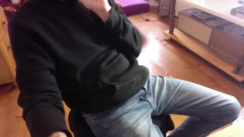 Snapshot of beautifulworld33 chatting on 10-16-25, 07:42 beautifulworld33 online show from 10-16-25, 07:42