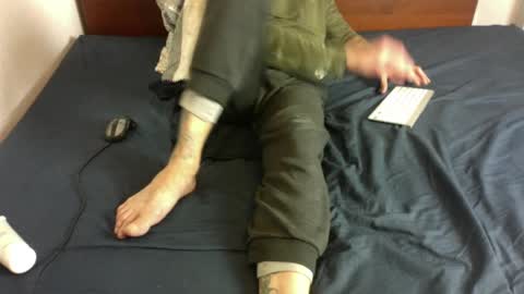 Snapshot of beautifulworld33 chatting on 11-21-25, 12:10 beautifulworld33 online show from 11-21-25, 12:10