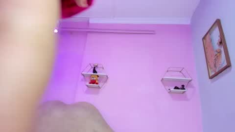Snapshot of beautty_woman_ chatting on 06-25-26, 10:20 Sara online show from 06-25-26, 10:20