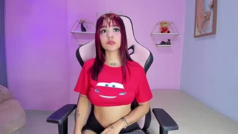 Snapshot of beautty_woman_ chatting on 07-07-26, 11:03 Sara online show from 07-07-26, 11:03