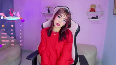 Snapshot of beautty_woman_ chatting on 07-24-26, 10:35 Sara online show from 07-24-26, 10:35