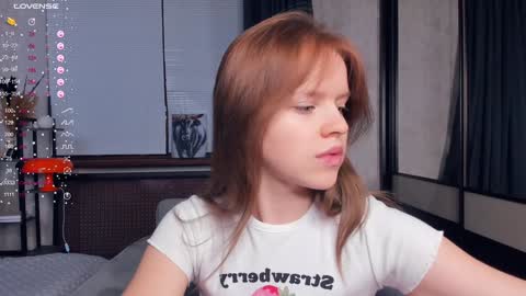 Snapshot of beauty_future chatting on 12-28-24, 01:17 Nicole online show from 12-28-24, 01:17