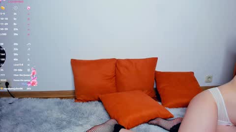 Snapshot of beauty_future chatting on 01-10-25, 03:50 Nicole online show from 01-10-25, 03:50