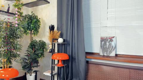 Snapshot of beauty_future chatting on 01-12-25, 02:41 Nicole online show from 01-12-25, 02:41