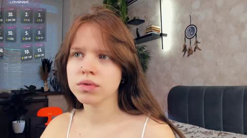 Snapshot of beauty_future chatting on 01-27-25, 10:06 Nicole online show from 01-27-25, 10:06