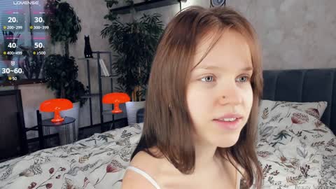 Snapshot of beauty_future chatting on 01-30-25, 07:18 Nicole online show from 01-30-25, 07:18