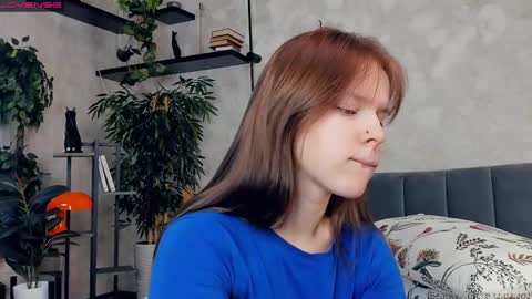 Snapshot of beauty_future chatting on 02-12-25, 01:27 Nicole online show from 02-12-25, 01:27