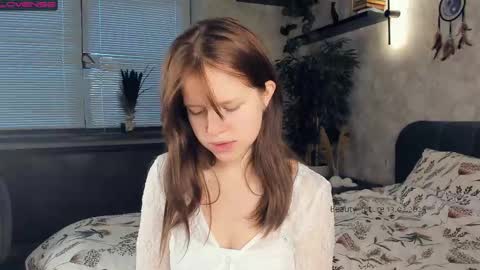 Snapshot of beauty_future chatting on 02-13-25, 06:09 Nicole online show from 02-13-25, 06:09