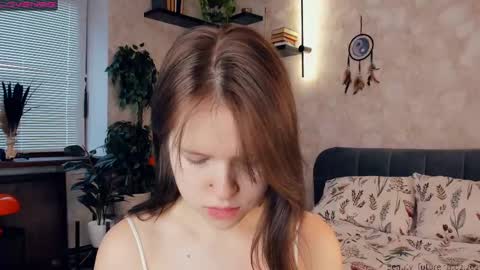 Snapshot of beauty_future chatting on 02-16-25, 07:15 Nicole online show from 02-16-25, 07:15