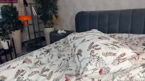 Snapshot of beauty_future chatting on 02-16-25, 01:27 Nicole online show from 02-16-25, 01:27