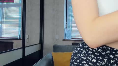 Snapshot of beauty_future chatting on 02-23-25, 12:37 Nicole online show from 02-23-25, 12:37