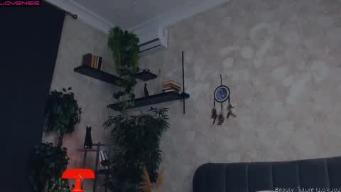 Snapshot of beauty_future chatting on 03-12-25, 01:40 Nicole online show from 03-12-25, 01:40