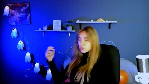 Snapshot of beauty_ginger chatting on 10-27-25, 09:35 beauty_ginger online show from 10-27-25, 09:35