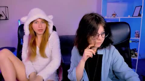 Snapshot of beauty_ginger chatting on 11-19-25, 10:15 beauty_ginger online show from 11-19-25, 10:15