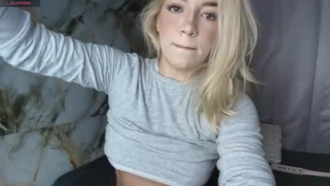 Snapshot of beauty_lana18 chatting on 06-14-26, 10:45 lana online show from 06-14-26, 10:45