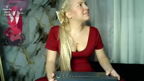 Snapshot of beauty_lana18 chatting on 07-29-26, 01:15 lana online show from 07-29-26, 01:15