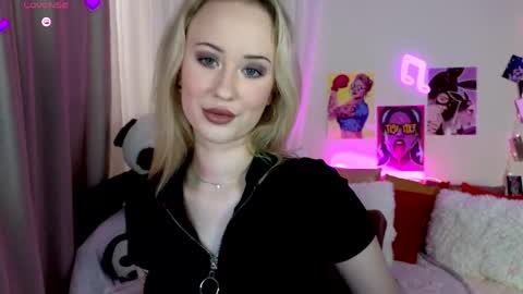 Snapshot of beauty_sashaxx chatting on 06-01-26, 03:14 beauty Sasha online show from 06-01-26, 03:14