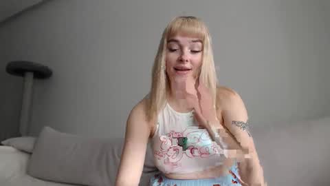 POLLY online show from 02-17-26, 12:01