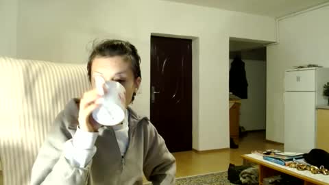 Raluca online show from 12-23-24, 05:11