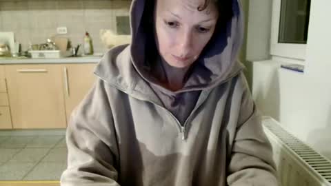 Raluca online show from 10-17-25, 06:32