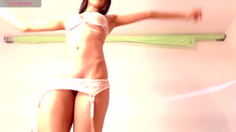 Jennifer online show from 12-04-24, 12:52