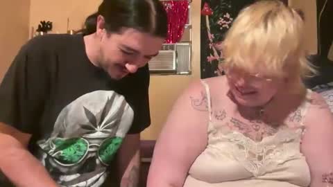 Snapshot of beccagreene9151514 chatting on 10-19-25, 03:07 JohnJaneQPublic online show from 10-19-25, 03:07