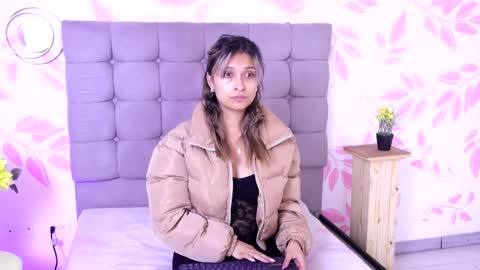 beccamilanni online show from 11-05-25, 02:17