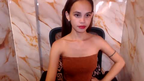 Snapshot of beccamiller22 chatting on 04-30-26, 11:53 becca online show from 04-30-26, 11:53