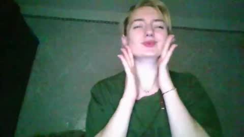 Snapshot of beckixjewelqw chatting on 04-11-26, 02:32 BeckiXJewelqw online show from 04-11-26, 02:32