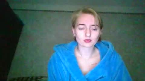 Snapshot of beckixjewelqw chatting on 04-19-26, 03:00 BeckiXJewelqw online show from 04-19-26, 03:00