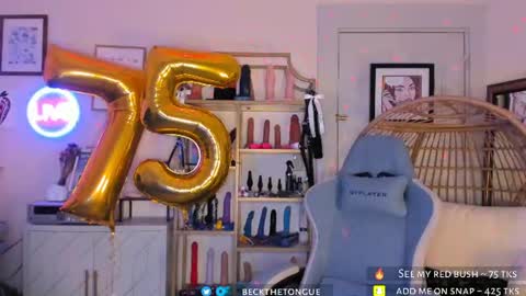 Snapshot of beckthetongue chatting on 06-11-26, 03:04 Beck the tongue online show from 06-11-26, 03:04